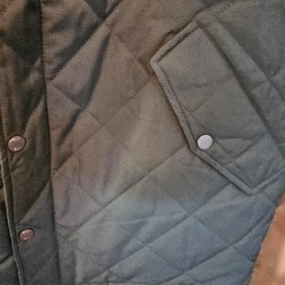 Barbour Quilted Jacket in Green - Picture 4 of 13